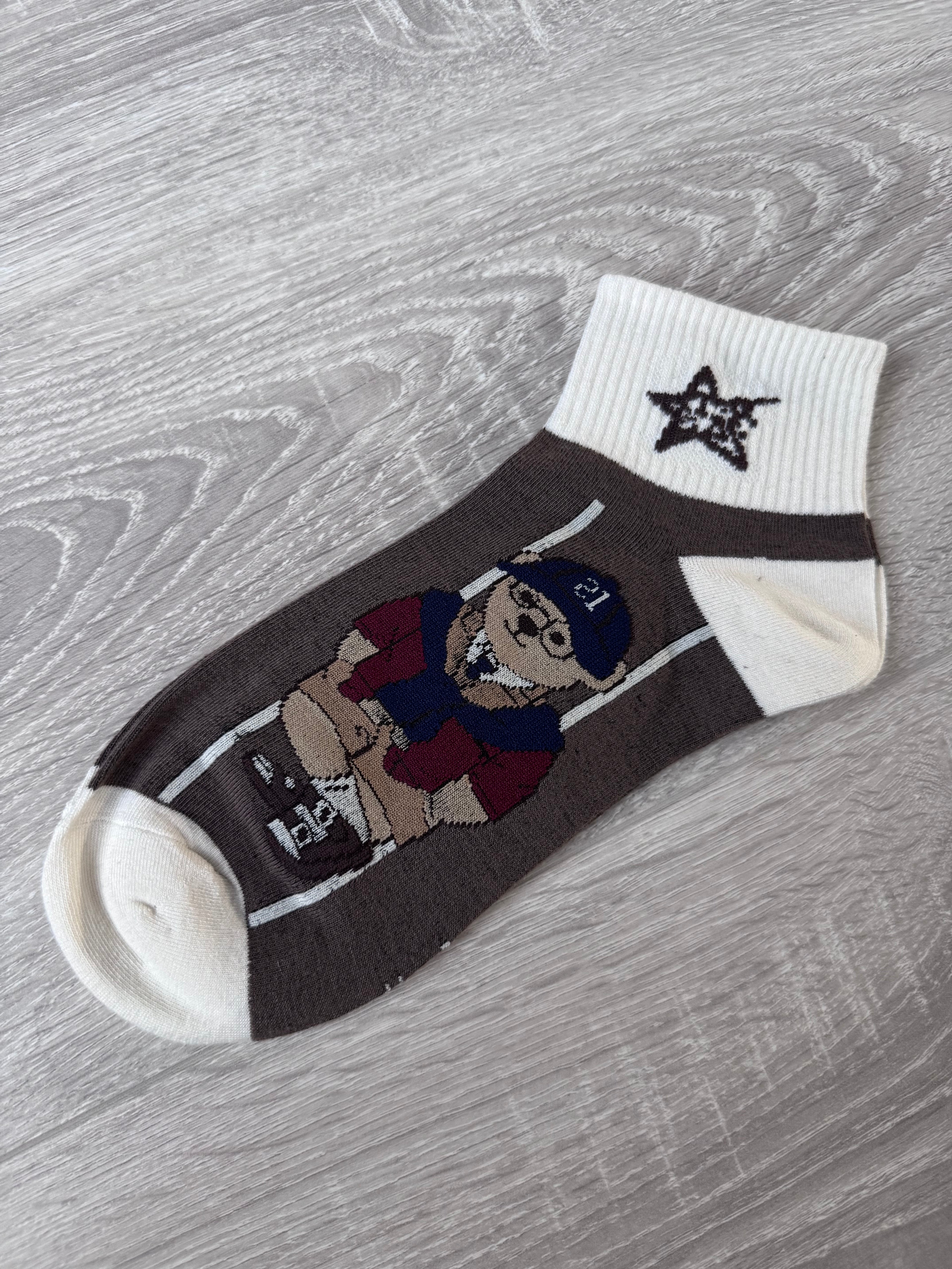 Paddington Bear Ankle Socks – Cute Novelty Character Hosiery (London Bear Gift)