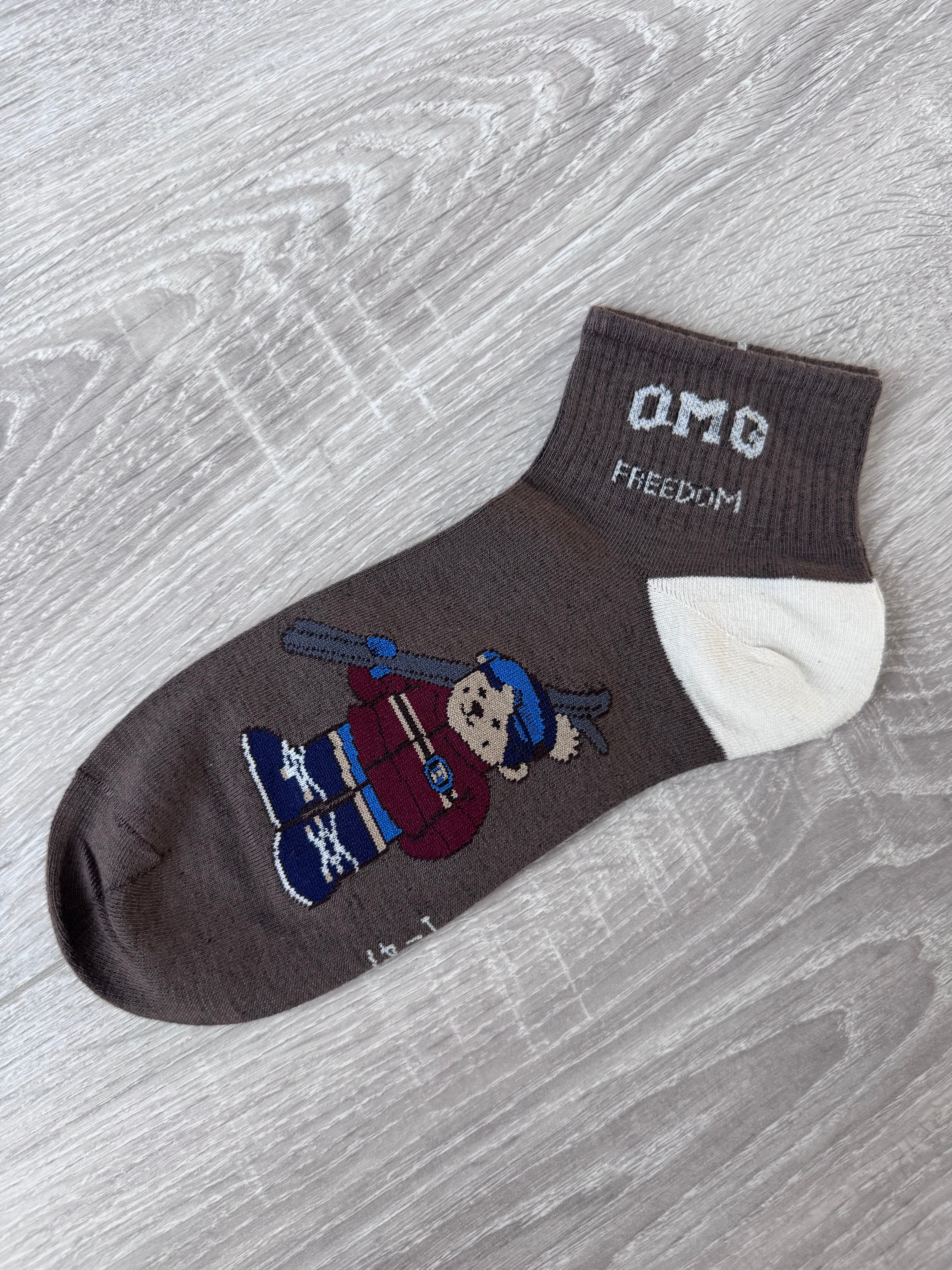 Paddington Bear Ankle Socks – Cute Novelty Character Hosiery (London Bear Gift)
